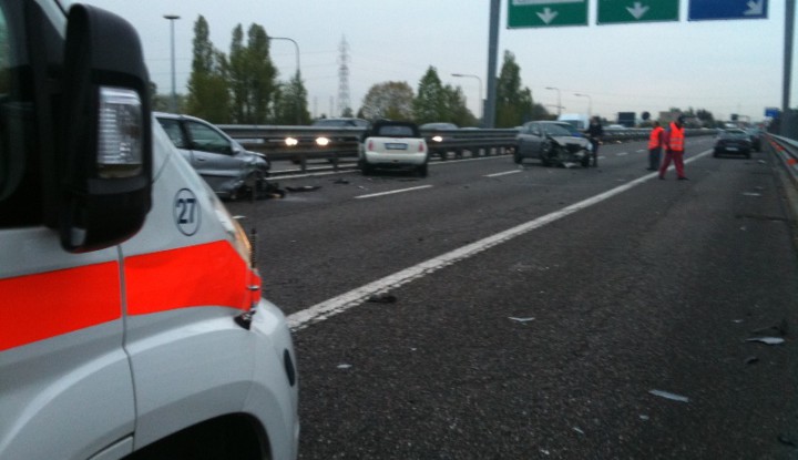 Incidente Stradale in Tangenziale Est a Vimercate.