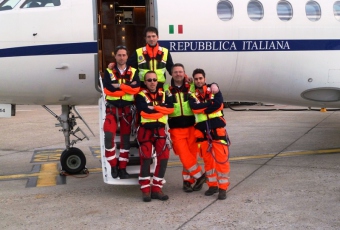 Volo_umanitario_falcon900_busnagosoccorso270211