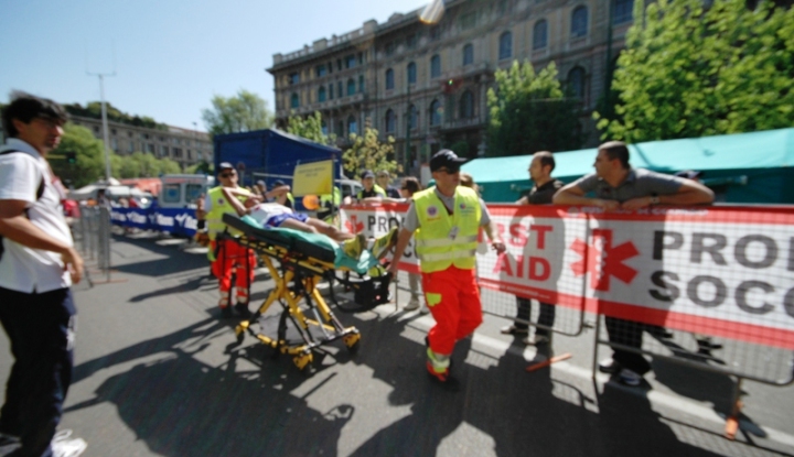 Milano_City_Marathon_2011_presidio_medico_BusnagoSoccorso