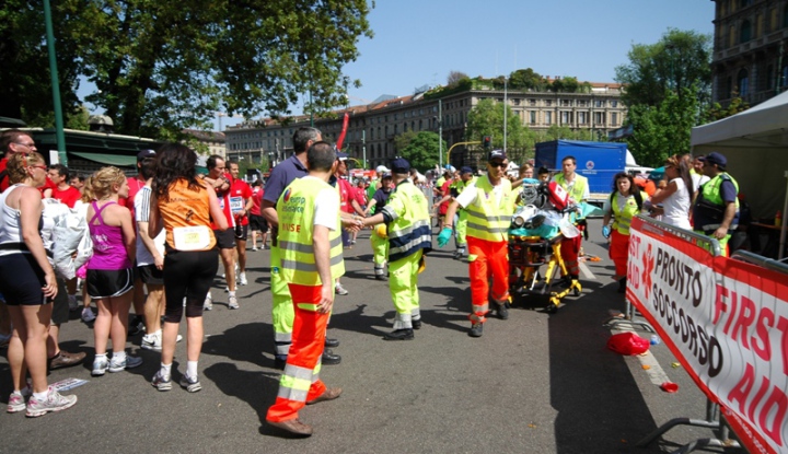 Milano_City_Marathon_2011_presidio_medico_BusnagoSoccorso