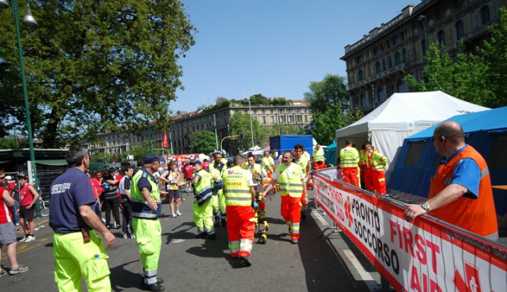 Milano_City_Marathon_2011_presidio_medico_BusnagoSoccorso