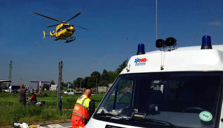 Incidente stradale a Vaprio d'Adda, interviene anchge l'Elisoccorso 118 di Bergamo