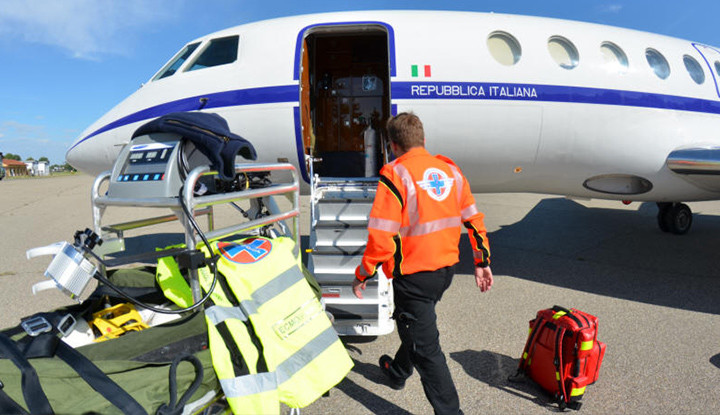 Busnago Soccorso e Aeronautica Militare di Roma - Ciampino: Volo Sanitario su un Falcon 50, di un paziente in grave pericolo di vita.