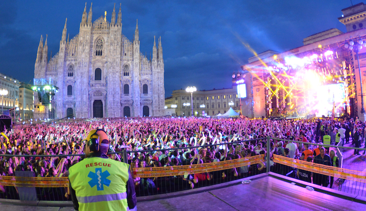 Servizio_Sanitario_Concerto_Radio_Italia_piazza_Duomo_Milano_2014_BusnagoSoccorso_AREU_CroceOro_CroceVerdeAPM