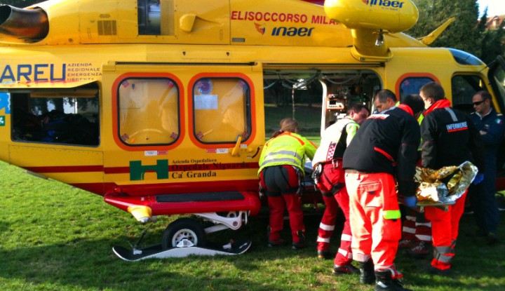 Incidente tra motociclisti, interviene l'elisoccorso.