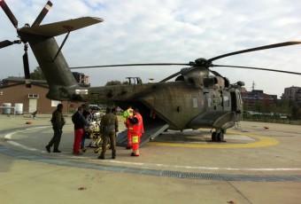 Il paziente viene imbarcato su HH-3F