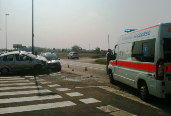 Incidente auto ribaltata a Bellusco-